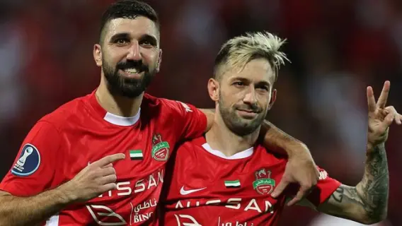 شباب الأهلي يواصل تفوقه على الشارقة ويعمق جراحه