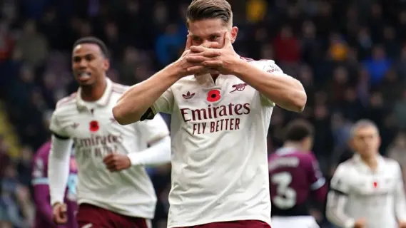 ارسنال يواصل تألقه بفوزه الرابع في دوري الأبطال