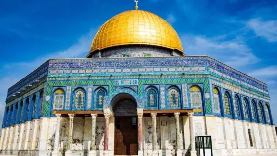 الشرطة الأسرائيلية تحتجز حارساً من المسجد الأقصى في القدس