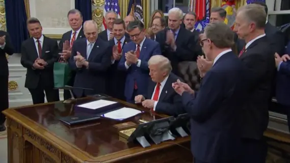 تعافي حركة الطيران الأمريكي تدريجياً بعد انتهاء الإغلاق الحكومي