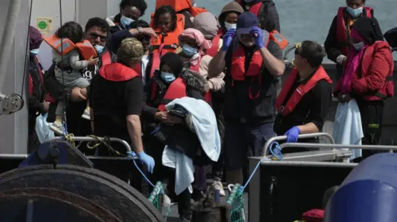 ONS Revises UK Net Migration for 2024 Down by 20% Due to Higher Emigration