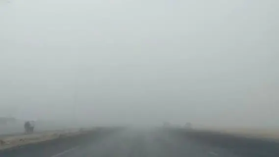 إغلاق الطريق الصحراوي بالإسكندرية بسبب شبورة كثيفة تعيق الرؤية