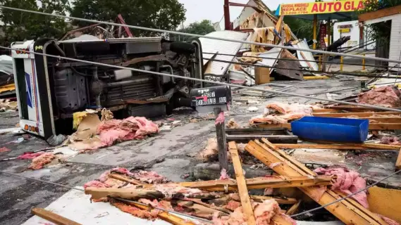 القنصلية السعودية في هيوستن تحذر مواطنيها من عاصفة قوية