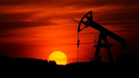 Oil Prices Climb Over 1% Following OPEC Decision and Ukraine Attacks