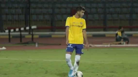 البنك الأهلي يدرس ضم محمد نصر مدافع الإسماعيلي لدعم الدفاع