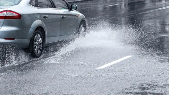 Traffic Violations Drivers Must Avoid During Rainy Weather in Dubai