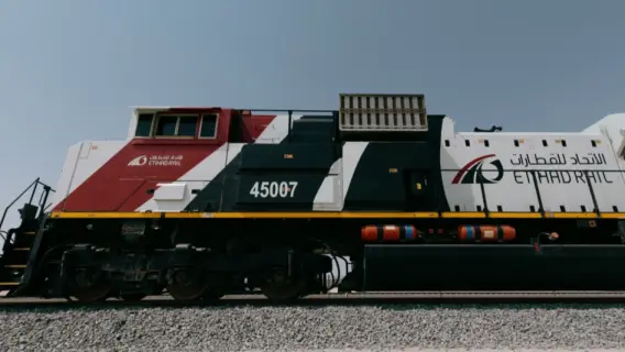 موانئ أبوظبي تقدم خدمات لوجستية جديدة لشحن البضائع عبر « الإتحاد للقطارات»