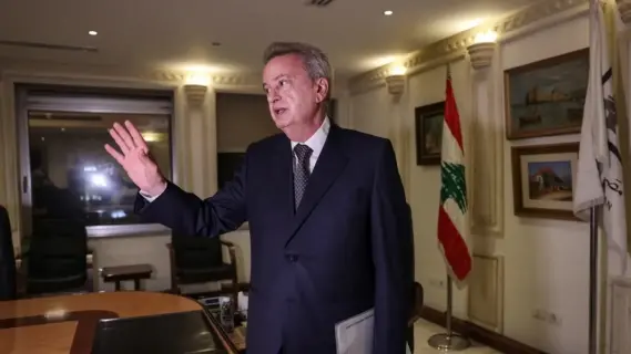 حاكم مصرف لبنان السابق سيبقى قيد الإحتجاز ... جمع 110 ملايين دولار