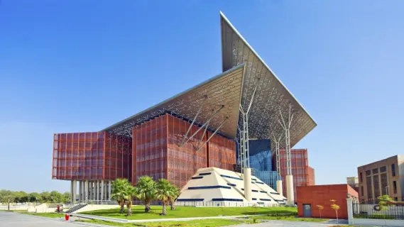 إنجاز أكثر من نصف مليون طلب إلكتروني في المحاكم والنيابات بأبوظبي خلال ستة أشهر