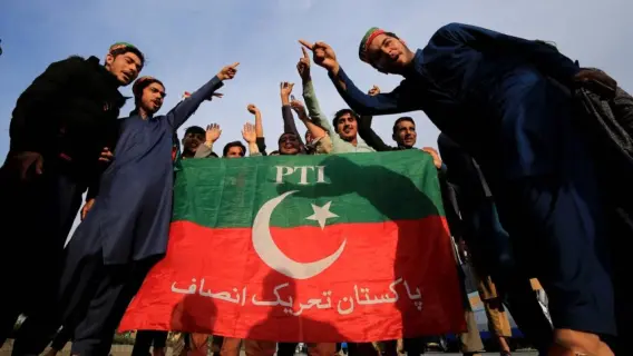 باكستان ترفع حالة التأهب إستعدادًا لمسيرة حزب حركة الإنصاف