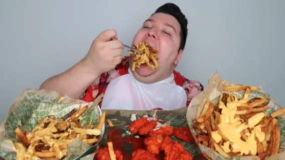 بعد الاختفاء لمدة عامين "نيكولاس بيري" يصدم متابعيه بخسارته أكثر من 100 كيلوجرام