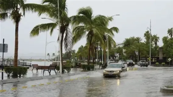 جنوب المكسيك يتأهب لوصول إعصار جون العنيف من الفئة الثالثة