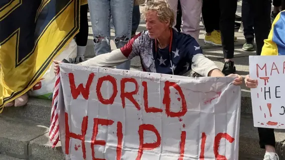 توجيه 5 تهم للمشتبه به في محاولة اغتيال ترامب