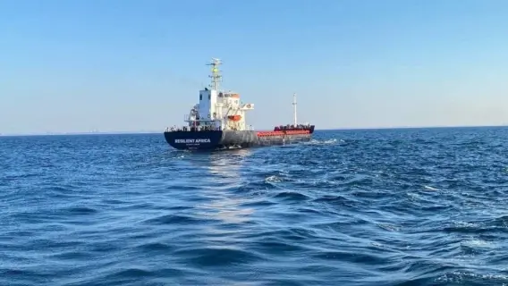 صاروخ روسي يستهدف سفينة طاقمها مصريون وسوريون في البحر الأسود