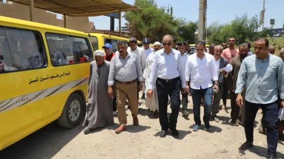 حادثة علي طريق أسيوط الصحراوي : 16 جريحًا ومصرع شخص واحد في انقلاب ميكروباص