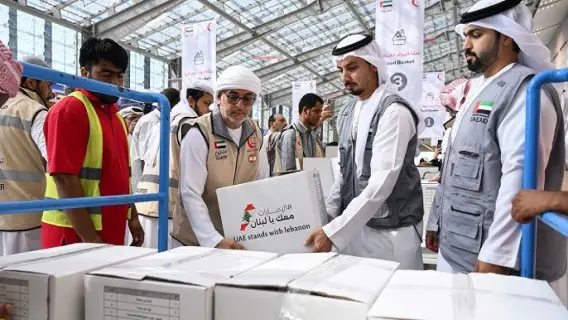أطلاق حملة "الإمارات معك يا لبنان" وتجمع 250 طنًا من المساعدات الإنسانية
