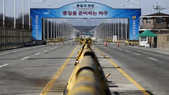 كوريا الشمالية تتخذ خطوات لتفجير الطرق الحدودية