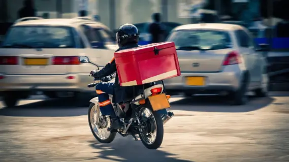 Saudi Arabia stops issuing new licenses for motorcycle deliveries