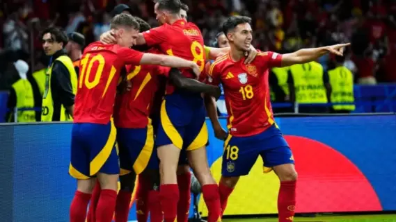 إسبانيا تكتسح صربيا بثلاثية وتتأهل لربع نهائي دوري الأمم الأوروبية