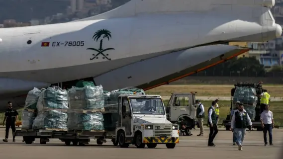 السعودية تواصل دعمها للشعب اللبناني بـ 40 طناً من المساعدات الإغاثية
