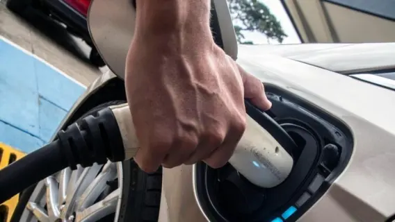 Dubai grants first two independent electric vehicle charging station licenses