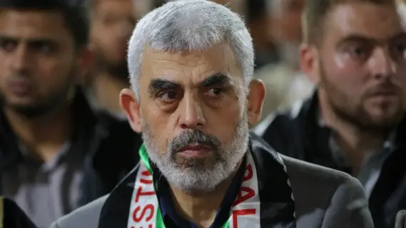 إعلام إسرائيلي: يؤكد مقتل 3 مقاتلين من بينهم زعيم المقاومة يحيي السنوار