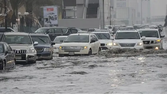 Saudi Arabia's Civil Defense Urges Caution Amid Ongoing Rainfall
