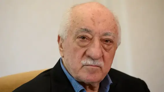 رحيل رجل الدين" فتح الله غولن" .. عدو أردوغان اللدود