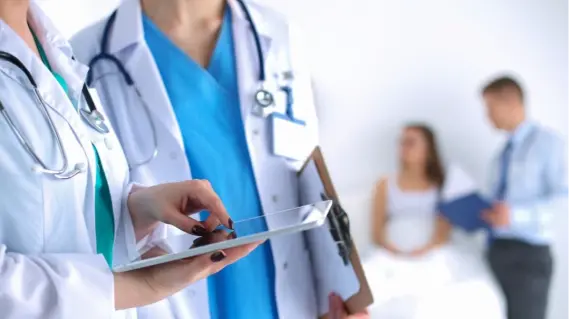 Saudi Minister grants Premium Residency to 2,645 exceptional healthcare professionals