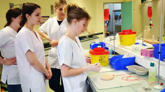 كيفية التسجيل في مباراة معاهد التكوين المهني بالمغرب 2024 في الميدان الصحي