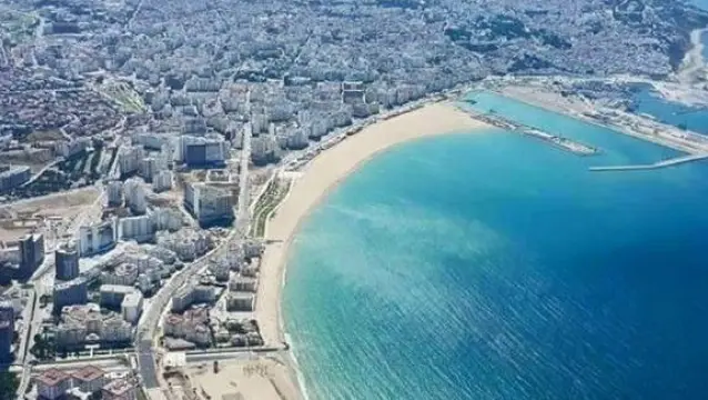 الأحوال الجوية: طنجة تشهد ارتفاع في درجات الحرارة مع أجواء غائمة وضباب