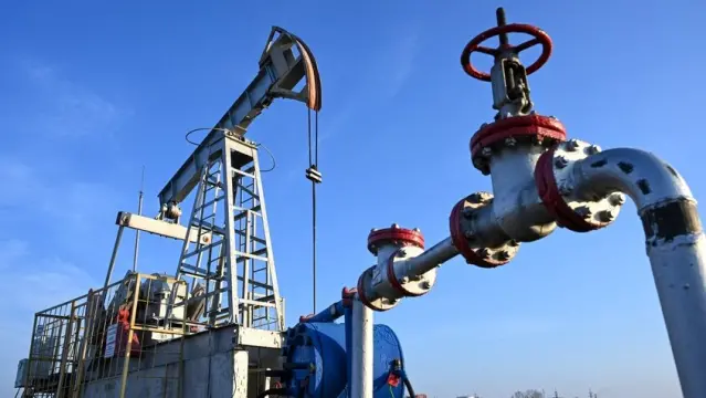 أسعار النفط.. تحذيرات دولية من قفزة قياسية في الأسعار مع اقترابها من 150 دولاراً