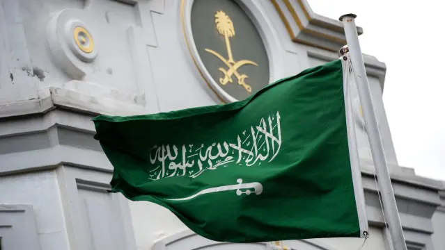 إصابة شخصين بشظايا في السعودية وتدمير صواريخ وإسقاط مسيّرات