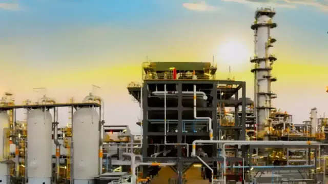 عاجل من أبوظبي: إحباط هجوم جوي واعتراض أهداف معادية فوق "حبشان" و"عجبان"