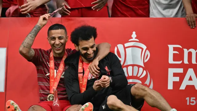 تياغو ألكانتارا يصف محمد صلاح بأسطورة ليفربول