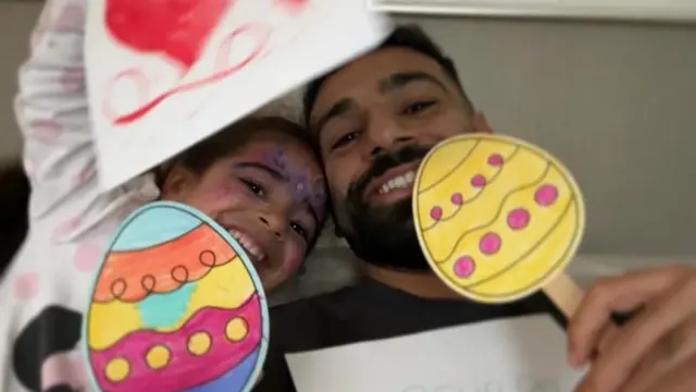 محمد صلاح يستمتع بوقته العائلي خلال فترة التعافي
