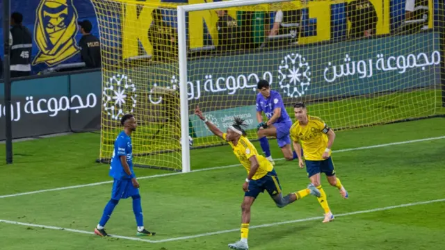 رونالدو يوجه رسالة لجماهير النصر بعد تعادل مثير مع الهلال