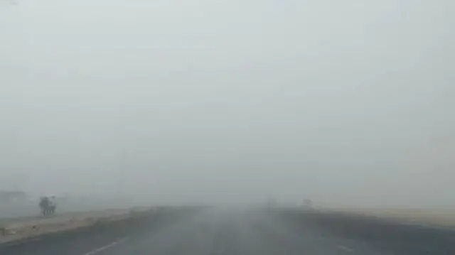 إغلاق الطريق الصحراوي بالإسكندرية بسبب شبورة كثيفة تعيق الرؤية