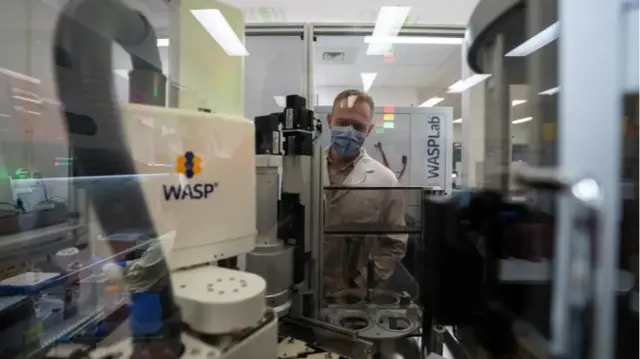 Are AI and Automation a Threat to Jobs? Canadian Workers Deeply Divided on the Future of Work