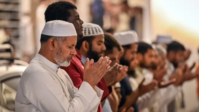 الإمارات تصدر بيان عاجل بشان المواعيد الجديدة لصلاة الجمعة بداية من العام الجديد 2026