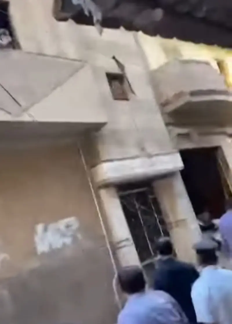 موقع انهيار المنزل السكني في المحلة الكبرى