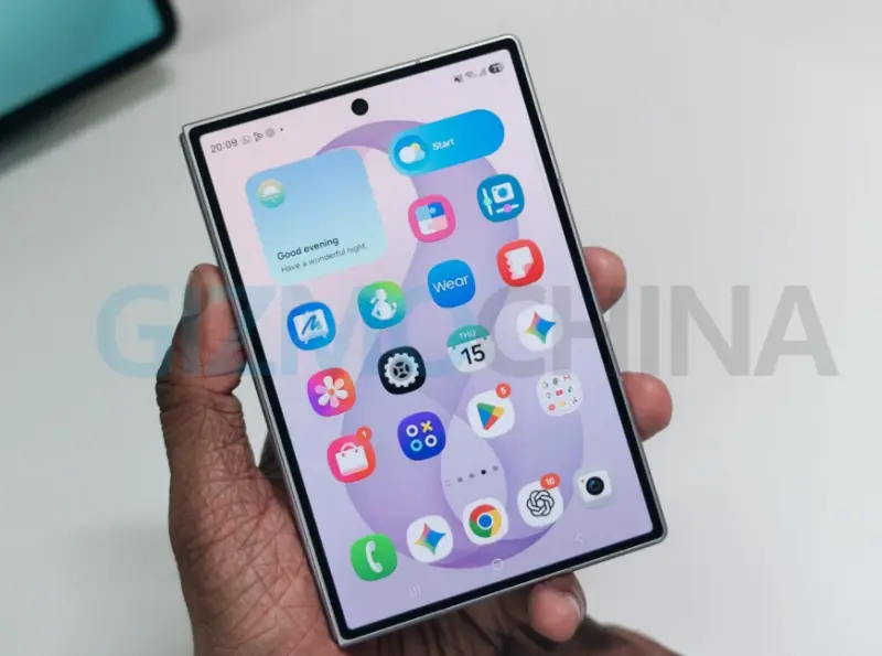 هاتف Galaxy Z Fold 8 القابل للطي