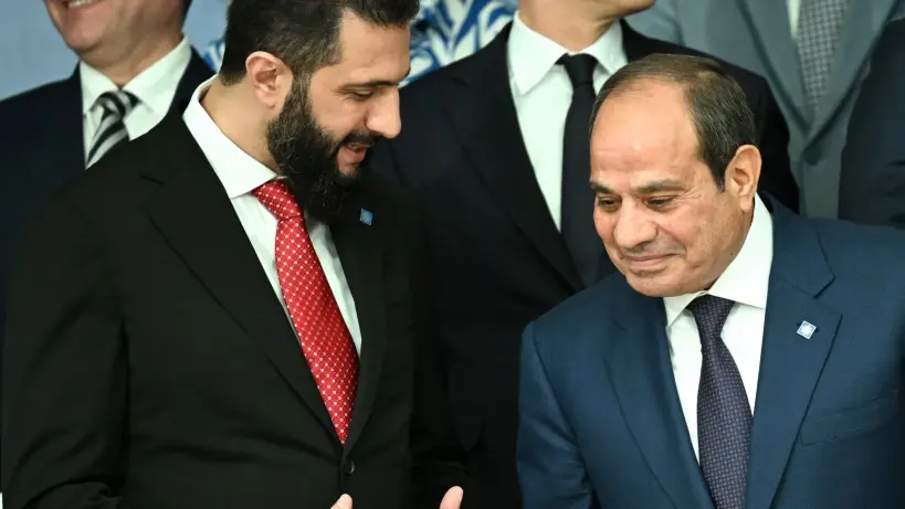 السيسي وأحمد الشرع خلال اجتماع نيقوسيا