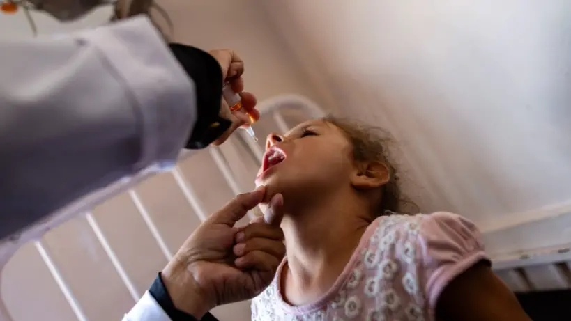 إنطلاق حملة التلقيح ضد شلل الأطفال في مختلف أنحاء قطاع غزة