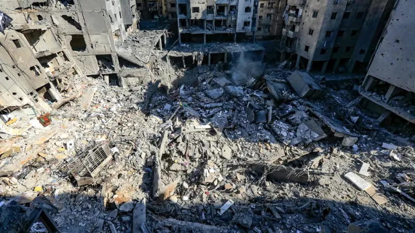 لحظة انتشال جثمان "حسن نصر الله" من موقع الغارة الإسرائيلية