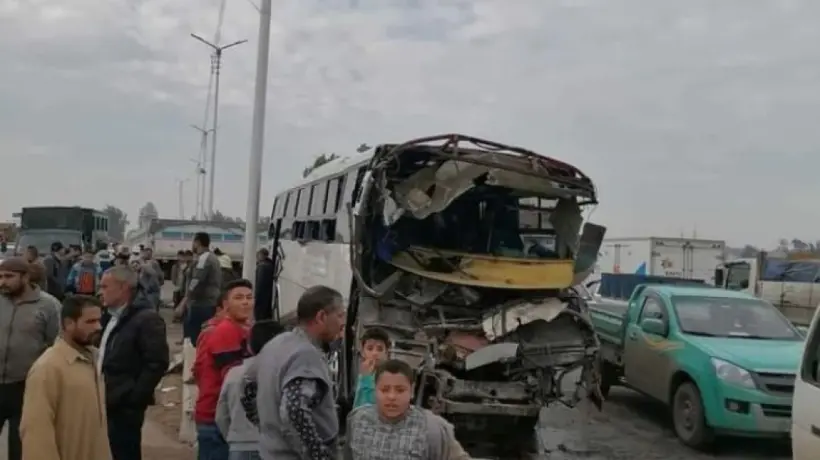 مصرع 10 اشخاص وإصابة 28 في حادث انقلاب اتوبيس في منطقة الجلالة