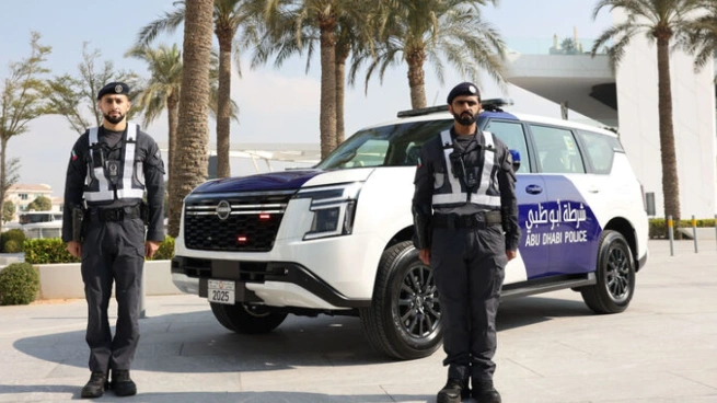 شرطة أبوظبي وهيئة الدفاع المدني