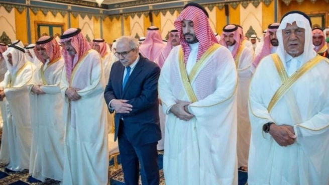 نواف سلام يصل إلى جدة