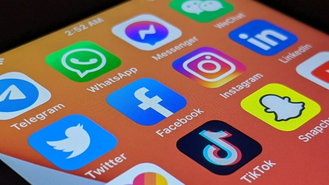 Social media 