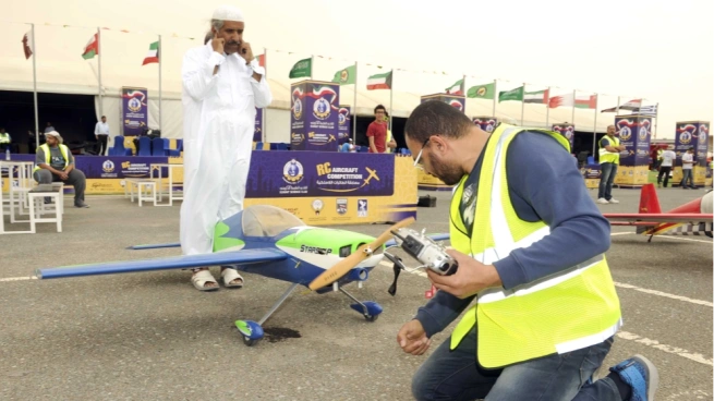 البطولة الدولية الأولى للطيران اللاسلكي